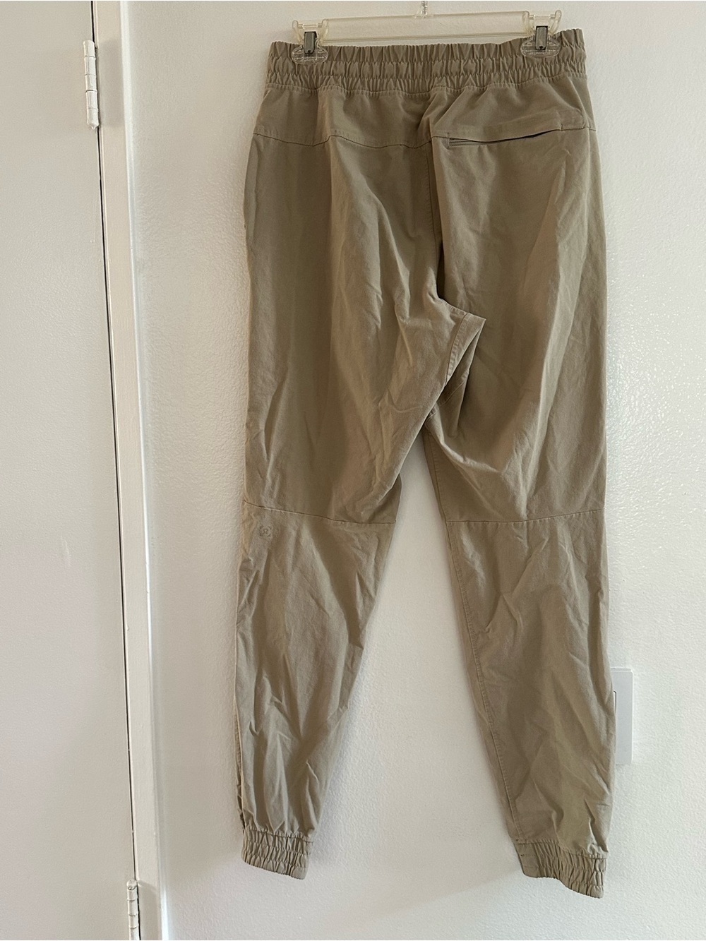 Lululemon Men's Casual Elastic-Waist Khaki Jogger Pants small